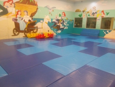 鴨脷洲體育館 - 兒童遊戲室